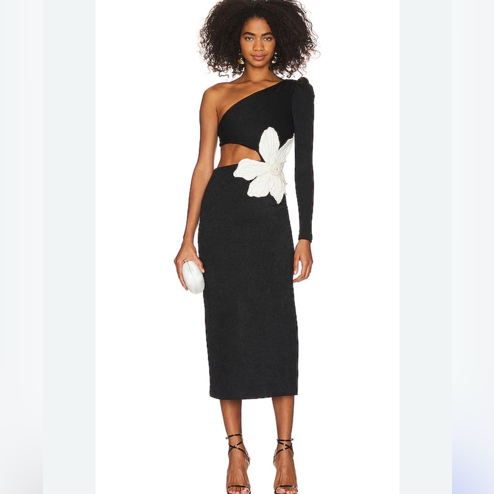 Elegant one shoulder maxi dress with flower accent
